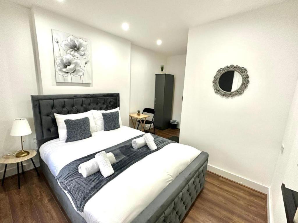 Hounslow Suites - Tw3 エクステリア 写真