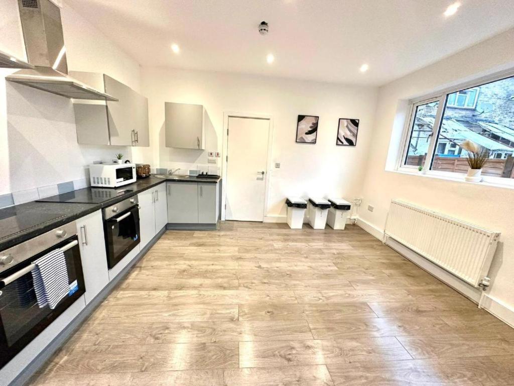 Hounslow Suites - Tw3 エクステリア 写真